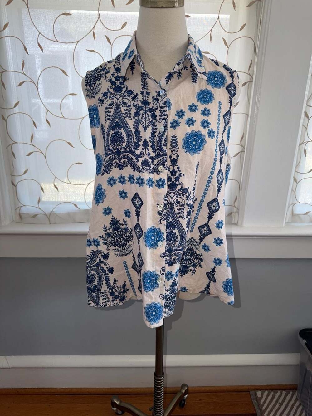 Francesca Bettini Made in Italy Sleeveless Blue Paisley Linen Blend Button-Up To